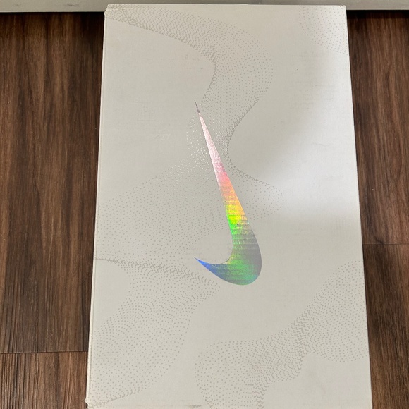 Nike Air VaporMax Women’s 2019 Gold Running Sneaker Shoe size US 7.5 AR6632-101 - Picture 9 of 10